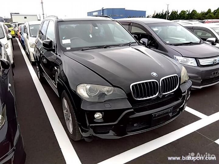 Уплотнитель Капота Правый. BMW X5 2008г