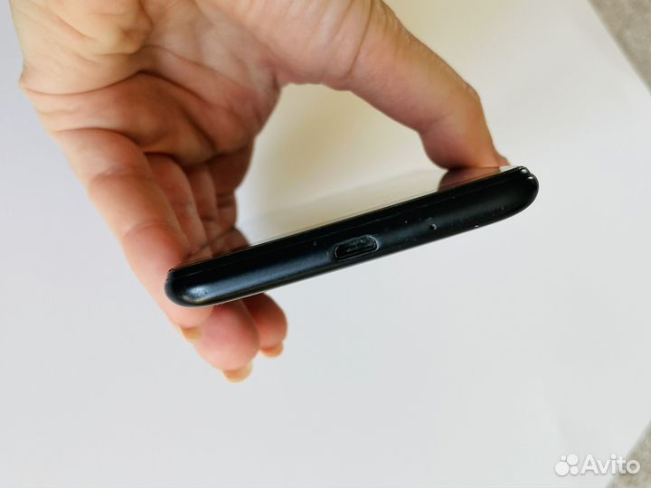 Телефон Xiaomi Redmi 6A