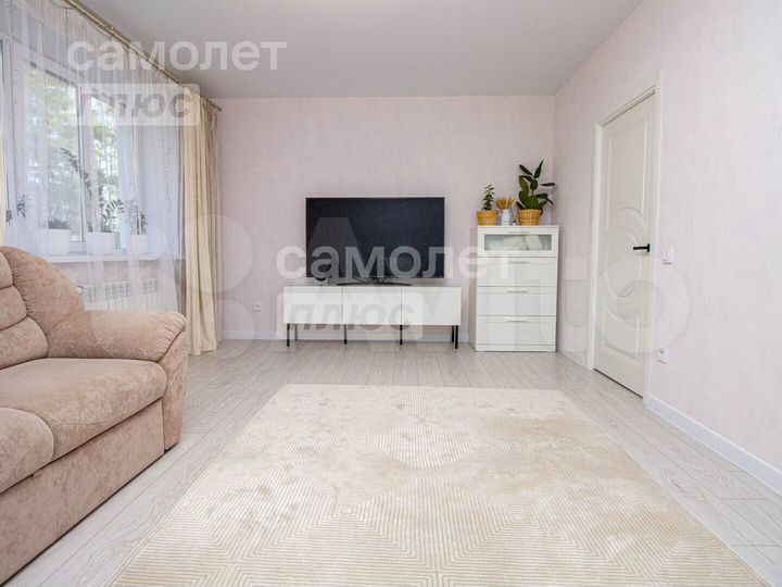 2-к. квартира, 70 м², 1/4 эт.