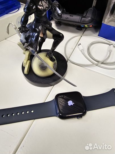 Часы apple watch 8 45 mm как новые