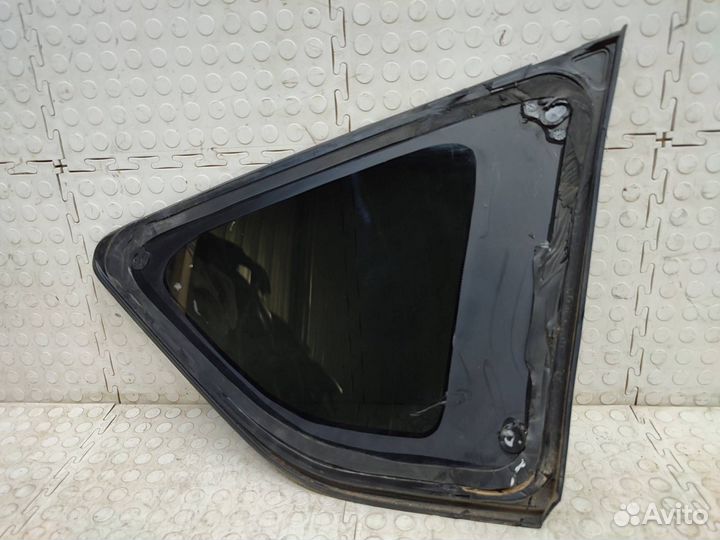 Стекло кузова заднее левое Toyota Rav4 XA40