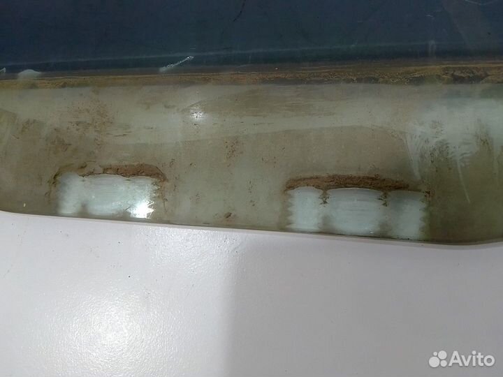 Стекло двери заднее левое