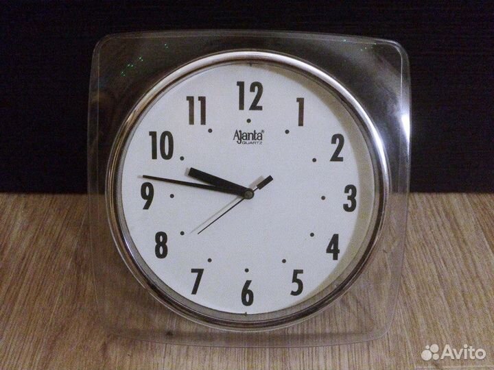 Часы настенные, шахматные