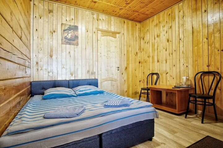 Комната 16 м² в > 9-к., 2/2 эт.