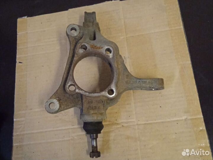 Кулак передний правый Subaru oytback br9