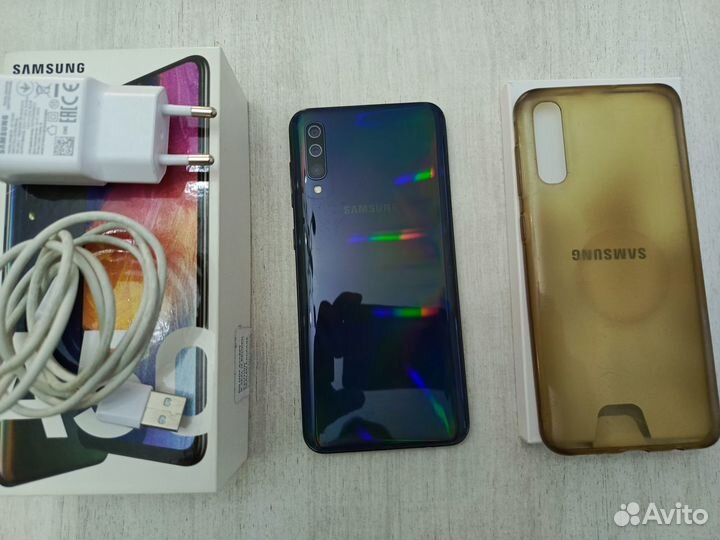 Samsung Galaxy A50, 4/64 ГБ