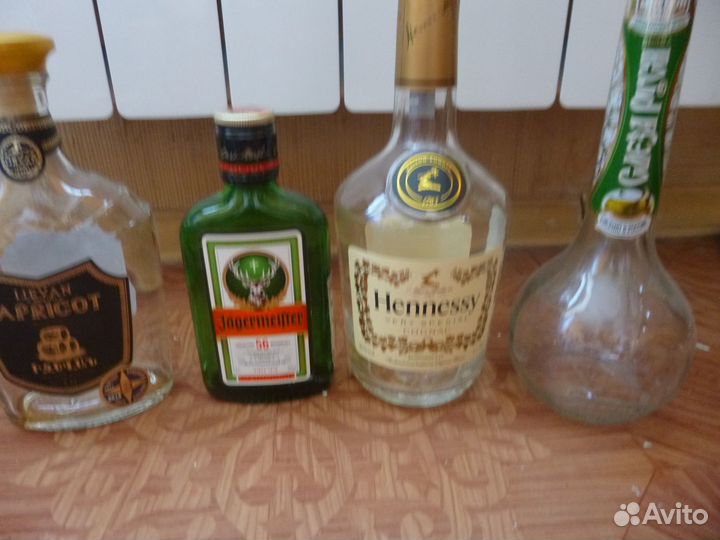 Бутылка (виски, коньяк, вермут, водка) 1 шт