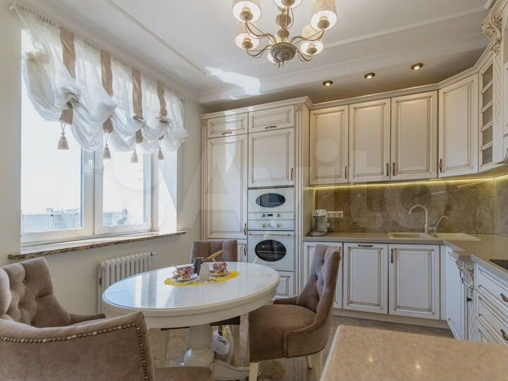 2-к. квартира, 72,3 м², 12/17 эт.