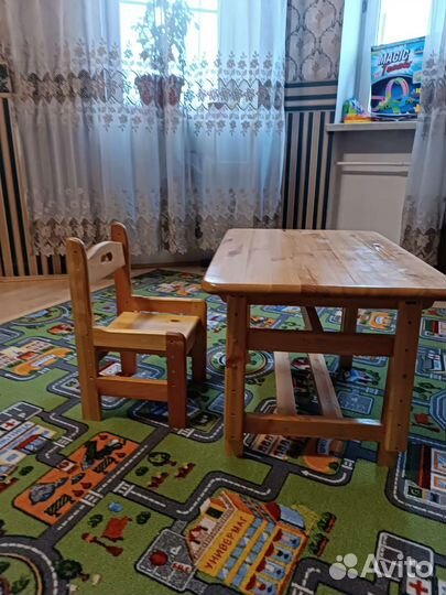 Стол и стул для ребёнка