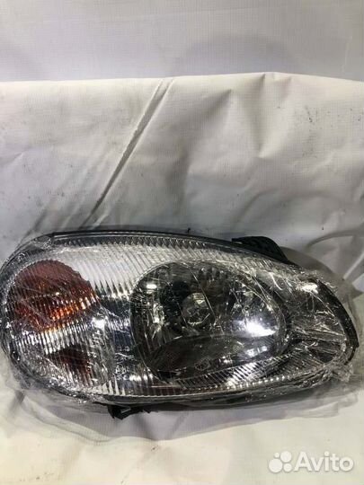 Фара галогеновая правая Chevrolet Lanos