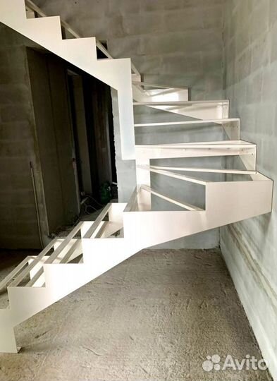 Лестница для загородного дома