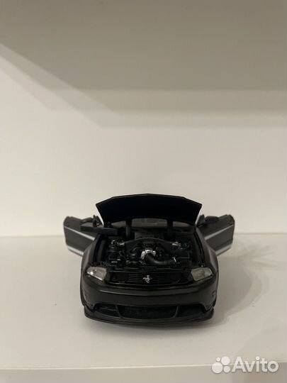 Ford mustang 2012 1:24