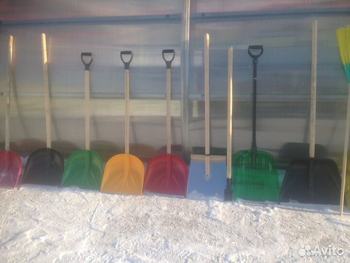 Лопаты снеговые. Движки. Скреперы. Лопата