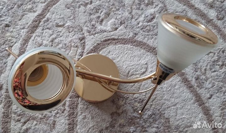 Продам люстру