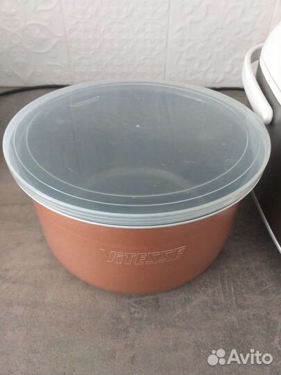 Чаша с крышкой от VitesseVS-577 Мультиварки