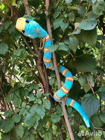 Змейка вязаная символ 2025 года