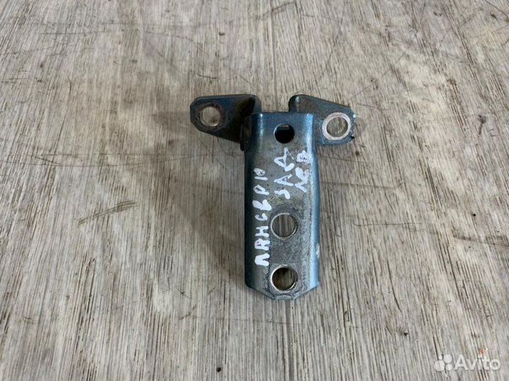 Петля двери задняя левая Mitsubishi Lancer 10