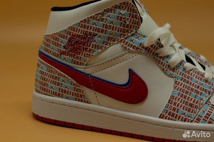 Кроссовки Nike Air Jordan 1