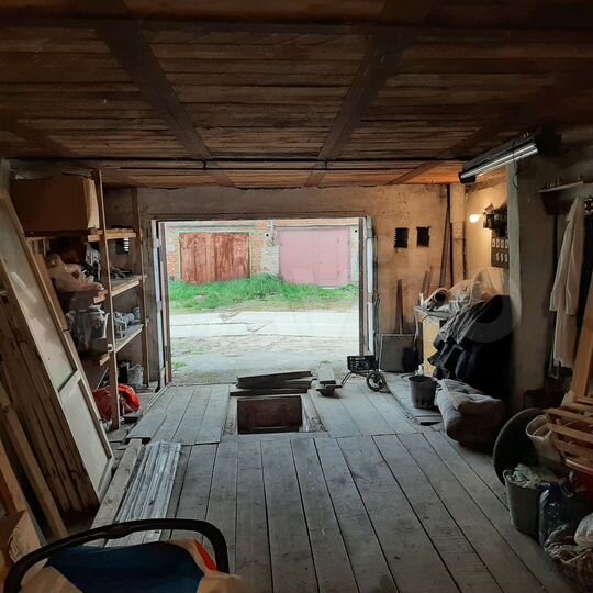 Гараж, > 30 м²