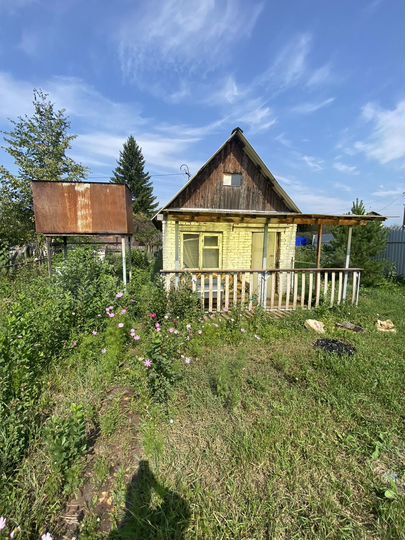 Дача 15 м² на участке 4,4 сот.