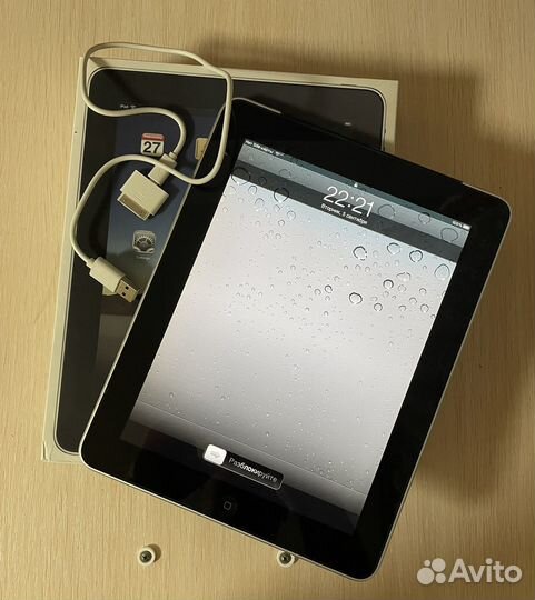 iPad Wi-Fi + 3G 64Gb