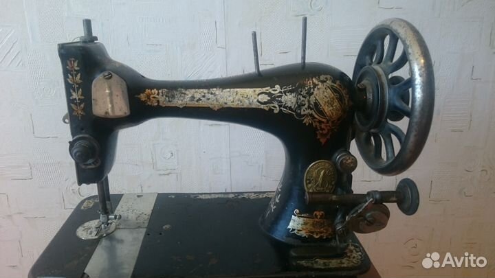 Швейная машинка 