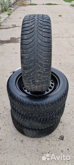 Bridgestone Blizzak Spike-01 205/55 R16
