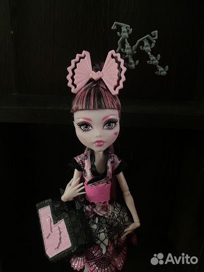 Кукла Монстер Хай Дракулаура Монстры по обмену