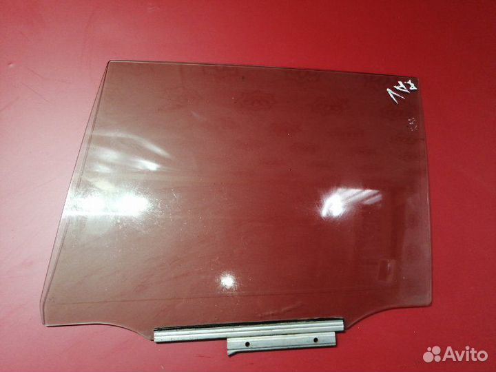 Стекло двери заднее левое Toyota Rav4 XA30