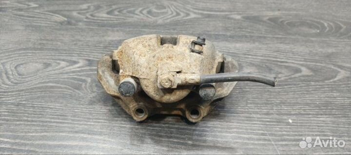 Суппорт тормозной передний правый Opel Omega B