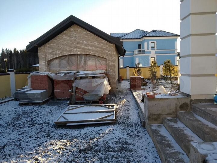 Коттедж 346 м² на участке 19 сот.