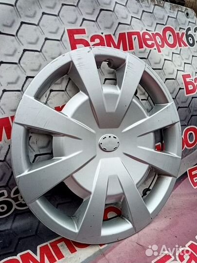 Колпак колеса Toyota Avensis