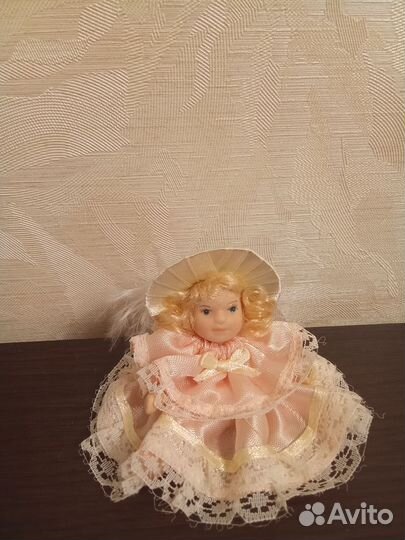 Кукла фарфоровая коллекционная 7 см