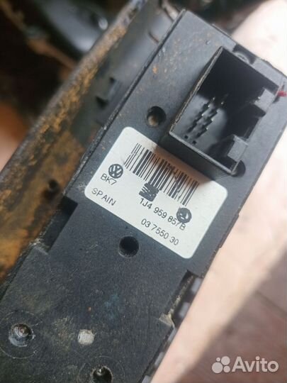 Блок управления стеклоподъемниками Passat B5