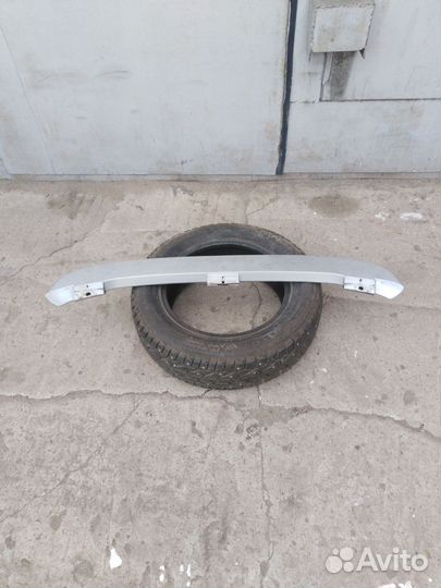 Спойлер на крышку багажника