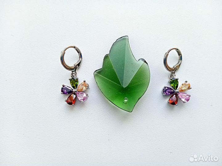 Набор серьги и кулон на цепочке 