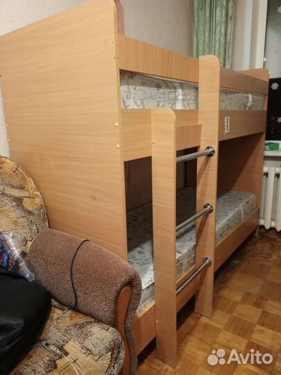 Двухъярусная кровать бу с матрасами