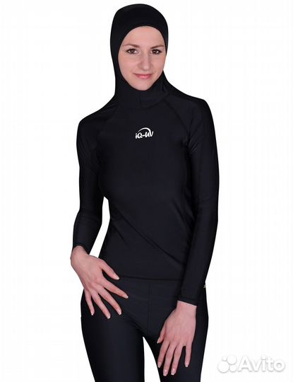 Женская гидромайка с капюшоном и длинными рукавами