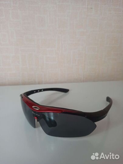 Очки спортивные солнцезащитные