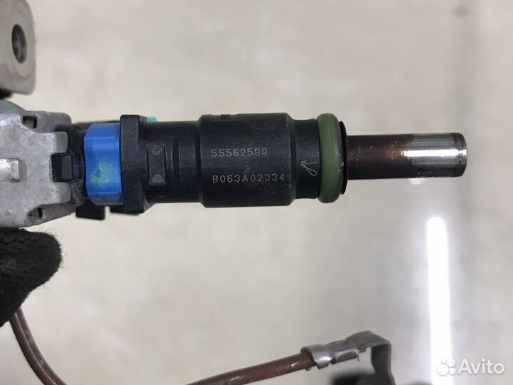 Топливная форсунка Opel Astra J 2010-2016г 1.6л