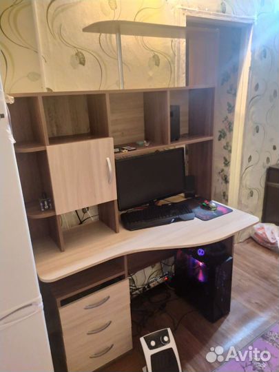 Компьютерный стол