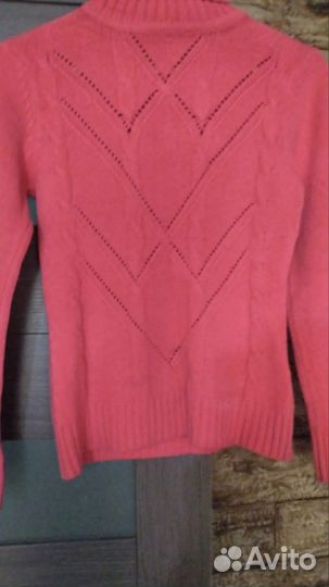 Свитер женский