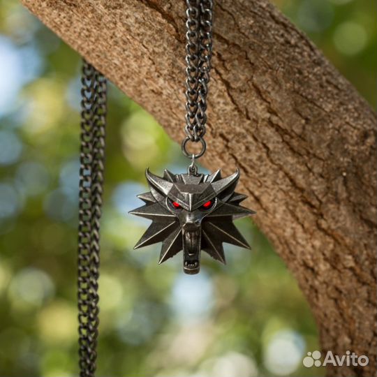 Эксклюзивный Кулон ведьмака красные глаза