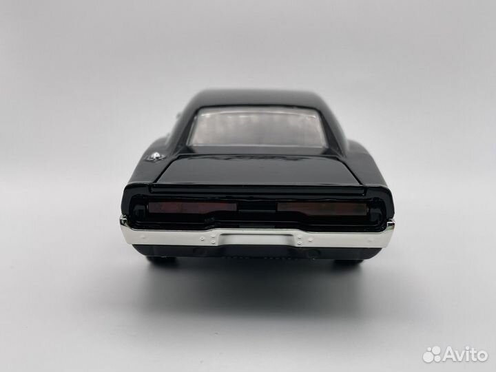 Модель автомобиля Dodge Charger 1:32 металл