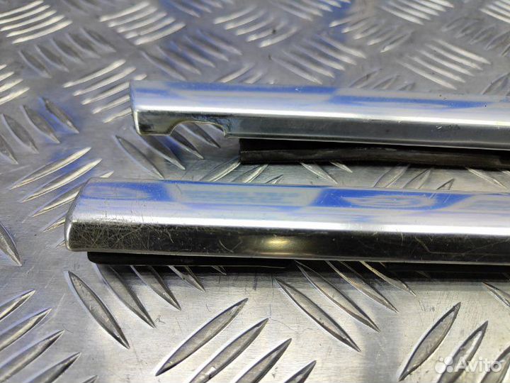 Молдинг стекла двери Volkswagen Touareg 3.6 BHK