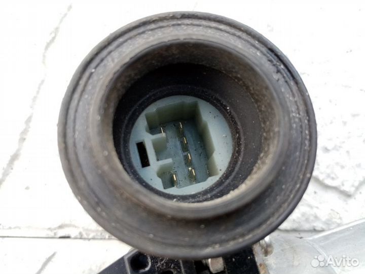 Стеклоподъемник электрический задний правый Lexus