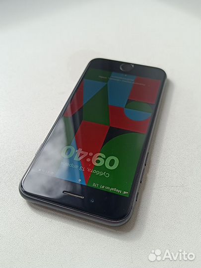 iPhone 8, 64 ГБ