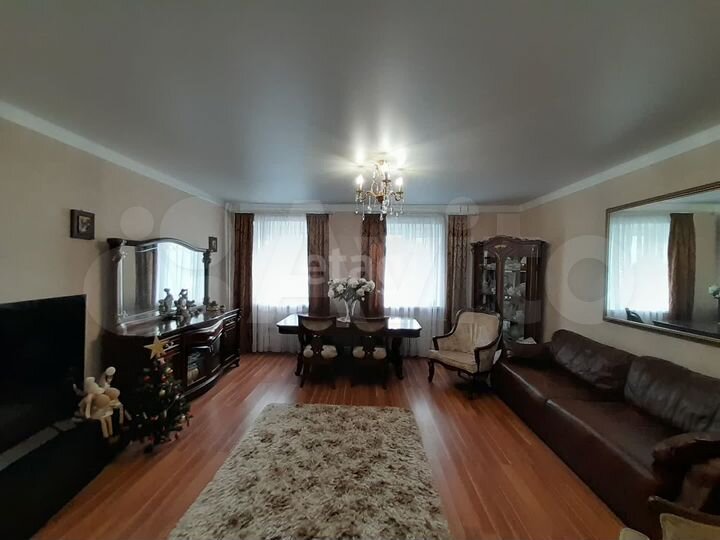 2-к. квартира, 83,7 м², 1/10 эт.