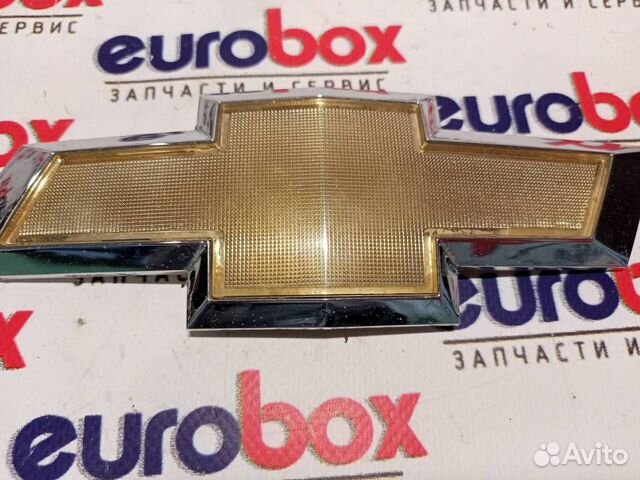 Эмблема на крышку багажника Chevrolet Cobalt 2011