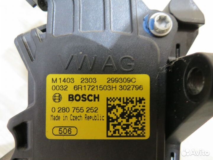 Педаль газа Skoda Rapid